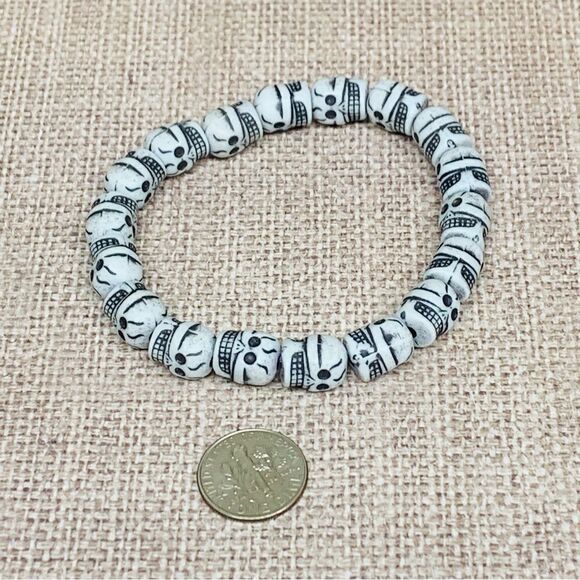 Skull Bead Stretch Bracelet - Picture 1 of 2